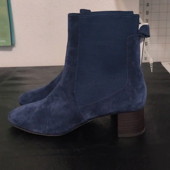 Blue Suede Boots - Picture 2 of 4